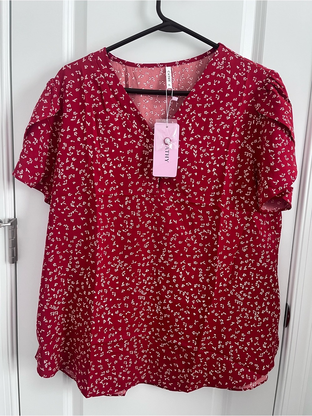CATHY Women's XL Red Ditsy Floral V-Neck Short Sleeve Blouse